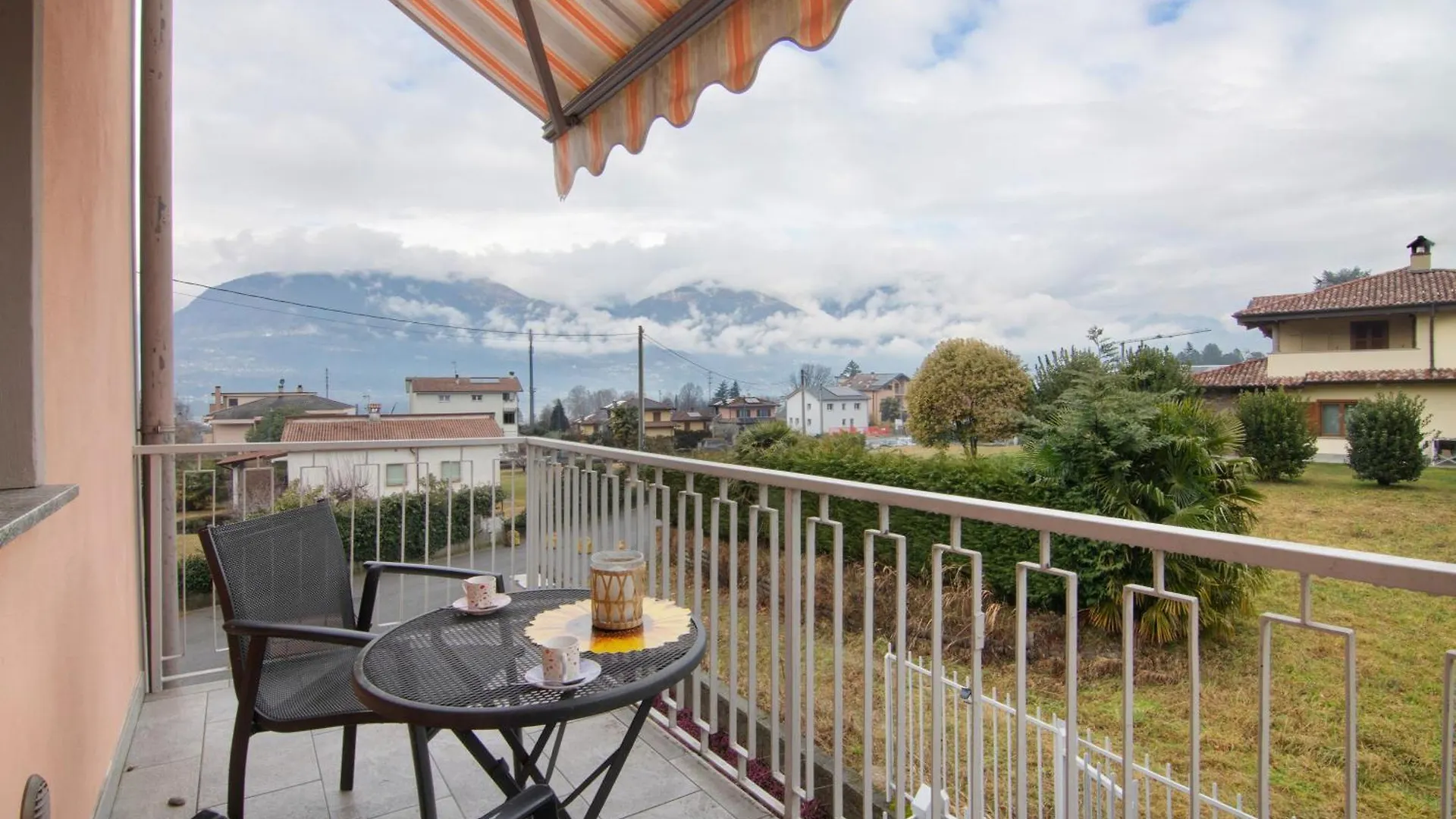 Como Lake Home Colico Apartman