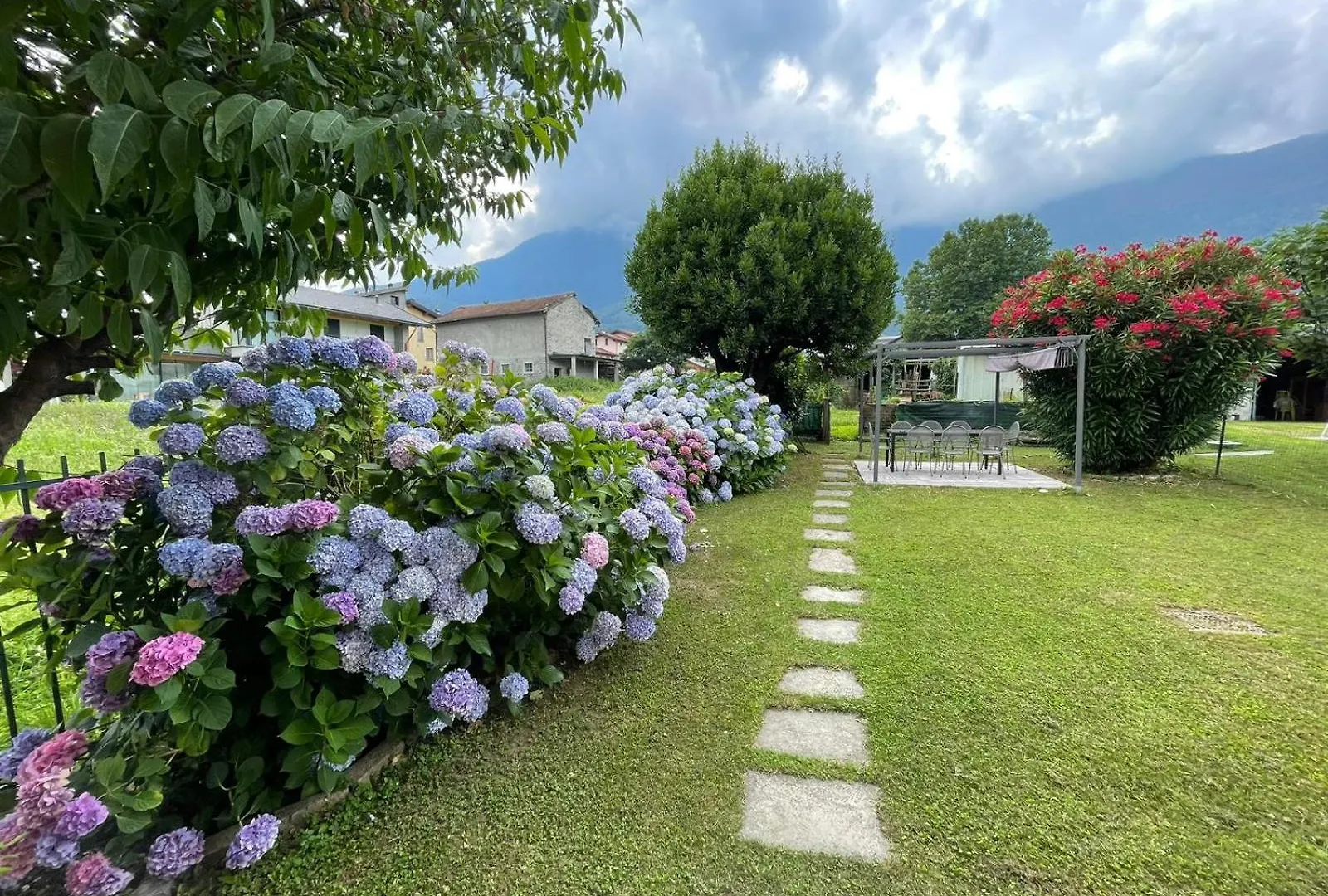 Como Lake Home Colico 0*,